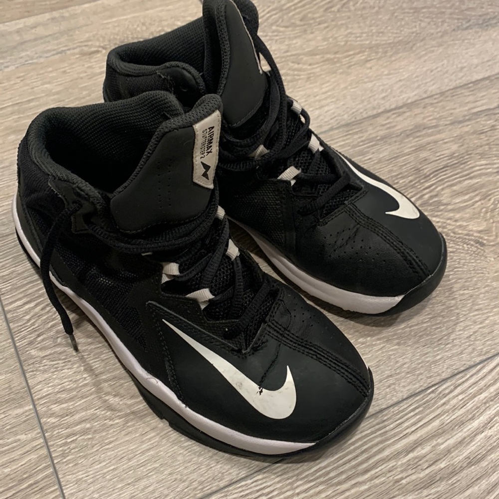 Nike youth high top basketball shoes